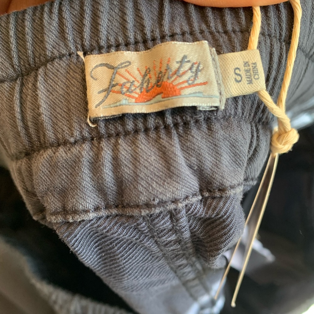 NWT Faherty essential pants size S navy - Picture 3 of 3